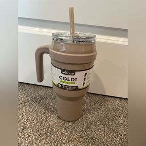 NWT Reduce 40 Oz Tumbler in Sand